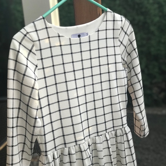 dainty jewell’s Dresses & Skirts - Dainty Jewell’s Black & White Midi Dress